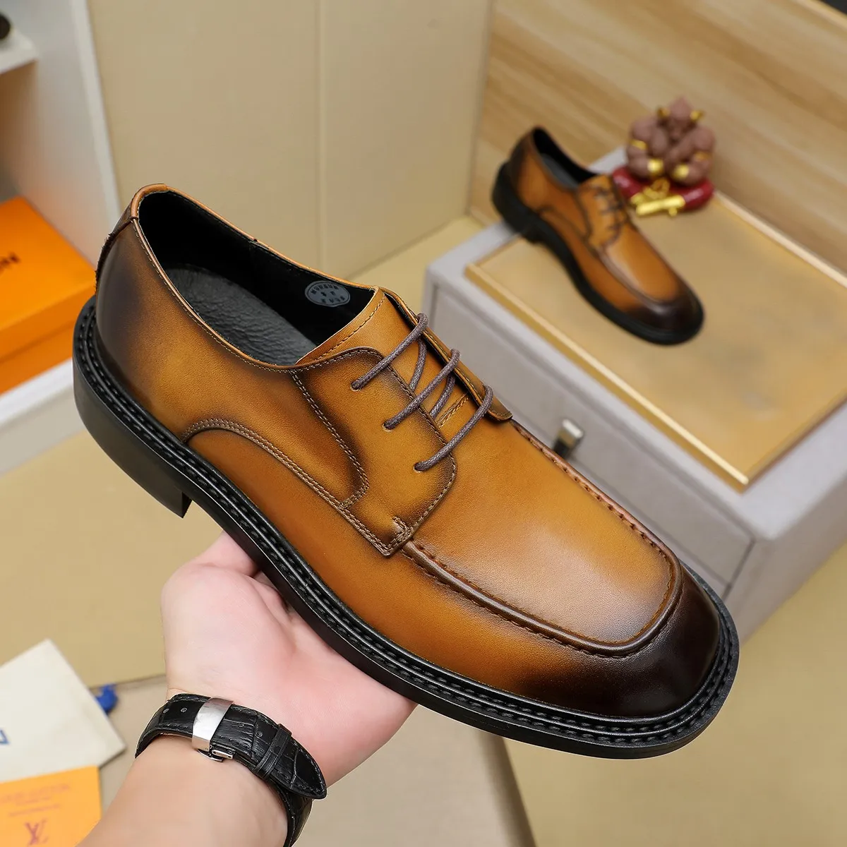 Men's shoes 💰640 💰 Louis Vuitton LV ® Autumn and Winter 🆕 models 🔛Full shoe counter First layer cowhide, 🐂Leather lined casual shoes for men, super soft outsole, essential for driving. Counter synchronization Original first layer cowhide Completely 1:1 mold customization 🌹Top version, color optional! Number: 38-45 (37.46. Customized)